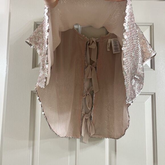 Aryn K Wom Sz Med Matte Sequin Champagne Short Sleeve Poncho Coquette Bow EUC - Picture 9 of 15